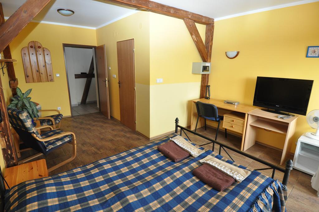 Hotel Na Hradbach Louny Exterior foto